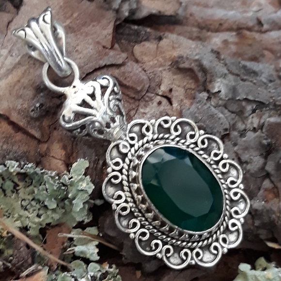 Natural Green Chalcedony Sterling Silver Pendant - Picture 8 of 8